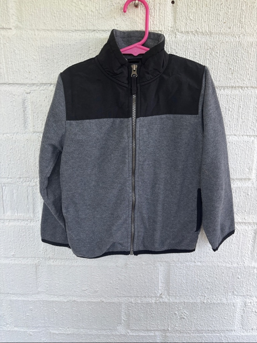 The Children's Place Kids Two-Tone Gray and Black Zip-Up Jacket sz XS/4